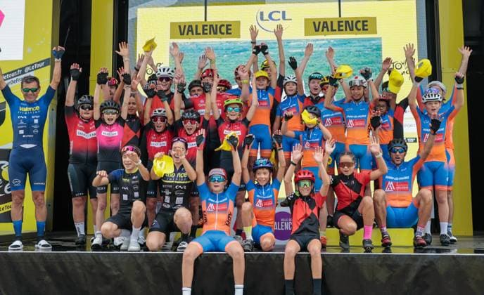 17E ETAPE DU TOUR DE FRANCE DE CYCLISME PHOTOPQR LE DAUPHINE Fabrice HEBRARD ; Valence ; 23 07 2025 ; Valence Drôme. Le 23 Juillet 2025 CYCLISME. Pour la 17è étape du Tour de France entre Bollène et Valence. Le public était nombreux malgré la pluie à l arrivé à Valence. Photo: Fabrice Hébrard Le Dauphiné Libéré - The 112th edition of the Tour de France starts on Saturday 5 July in Lille, France, and will finish in Paris, France on the 27th of July. stage 17 of the 2025 Tour de France cycling race, from Bollene to Valence (161km), on Wednesday 23 July 2025 Valence Drôme Rhône-Alpes France  Copyright: xPHOTOPQR LExDAUPHINE MAXPPPxFabricexHEBRARDx 20250723JDL8609 20250723JDL8609