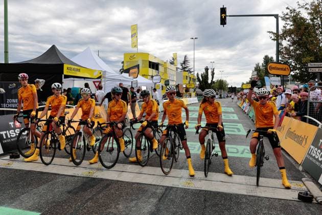 17E ETAPE DU TOUR DE FRANCE DE CYCLISME PHOTOPQR LE DAUPHINE Fabrice HEBRARD ; Valence ; 23 07 2025 ; Valence Drôme. Le 23 Juillet 2025 CYCLISME. Pour la 17è étape du Tour de France entre Bollène et Valence. Le public était nombreux malgré la pluie à l arrivé à Valence. Photo: Fabrice Hébrard Le Dauphiné Libéré - The 112th edition of the Tour de France starts on Saturday 5 July in Lille, France, and will finish in Paris, France on the 27th of July. stage 17 of the 2025 Tour de France cycling race, from Bollene to Valence (161km), on Wednesday 23 July 2025 Valence Drôme Rhône-Alpes France  Copyright: xPHOTOPQR LExDAUPHINE MAXPPPxFabricexHEBRARDx 20250723JDL8625 20250723JDL8625