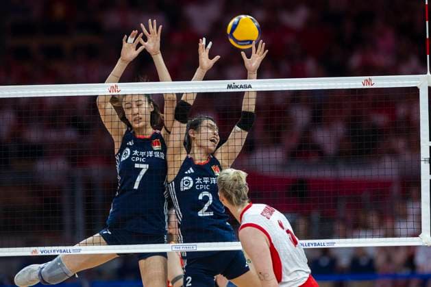 Women s Volleyball Nations League Finals 2025 Yuanyuan Wang, Yushan Zhuang during the Woman™s Volleyball Nations League 2025 Quarter-finals match between Poland and China , at Atlas Arena in Lodz, Poland, on July 24, 2025. Lodz Poland  Copyright: xAndrzejxIwanczukx originalFilename:iwanczuk-womensvo250724_npPEs.jpg