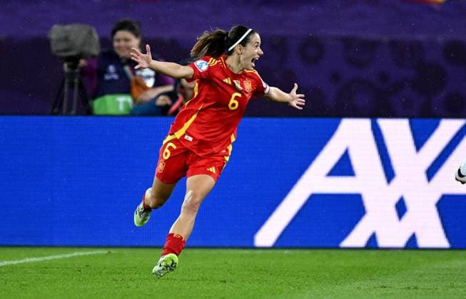 Football Women Euro 2025 semi-final 23 07 2025 Germany Spain cheering after the goal to 0 1, Aitana Bonmati Spain