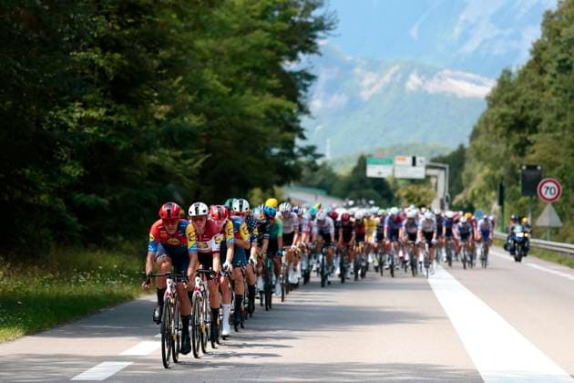 Tour de France 2025 Stage 18 COURCHEVEL COL DE LA LOZE, FRANCE - JULY 24 : Stuyven Jasper (BEL) of Lidl - Trek leading the peloton during stage 18 of the 112th edition of Tour de France an UCI World Tour 2.UWT cycling road race stage for Men Elite of 171 km with start in Vif and finish in Courchevel Col de la Loze on July 24, 2025 in Courchevel Col de la Loze, France, 24 07 2025 ( Motordriver Kenny Verfaillie - Courchevel Col de la Loze France  Copyright: xLucaxBettinix