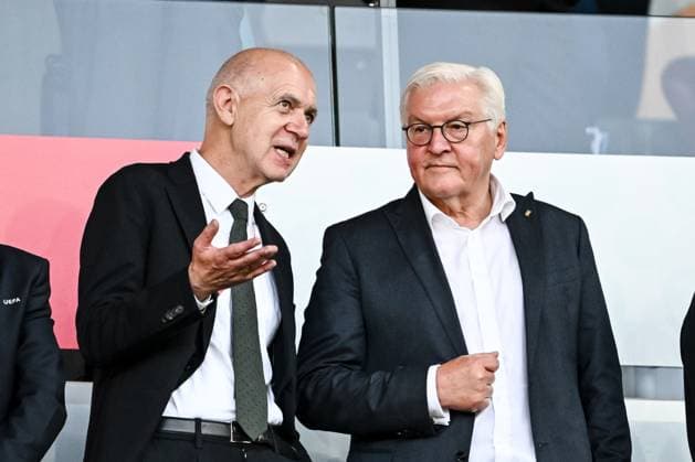 DFB Präsident Bernd Neuendorf und Bundespräsident Frank-Walter Steinmeier Looks on during the UEFA Women s EURO 2025 Semi-Final match between Germany and Spain at Stadion Letzigrund on July 23, 2025 in Zurich, Switzerland. (Photo by Harry Langer DeFodi Images) *** DFB President Bernd Neuendorf and Federal President Frank Walter Steinmeier Looks on during the UEFA Women s EURO 2025 Semi Final match between Germany and Spain at Stadion Letzigrund on July 23, 2025 in Zurich, Switzerland Photo by Harry Langer DeFodi Images