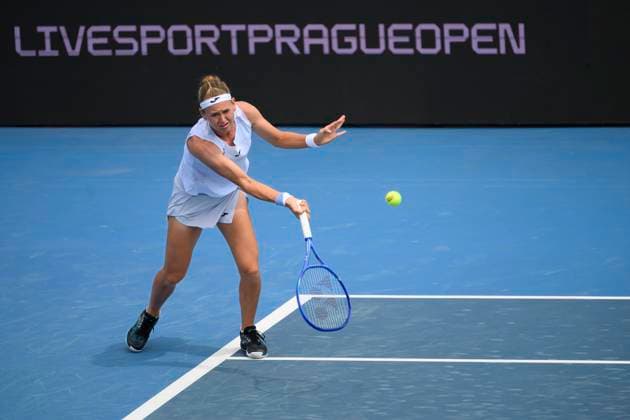 Czech tennis player Marie Bouzkova playes against Ann Li of USA at the WTA, Tennis Damen Livesport Prague Open 2025 on the courts of TK Sparta Prague, in Prague, Czech Republic, on July 24, 2025. (CTKxPhoto MichalxKamaryt) CTKPhotoP2025072404342  CTKPhotoP2025072404342