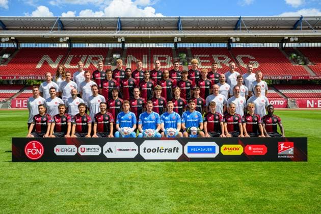 23 07 2025 1 FC Nürnberg FCN Club 2 Soccer Bundesliga BL Season 2025 2026 Photo session Portrait session Presentation Press event Team photo Team photo Team Team Team back from left Helena Schmitz Performance coach FCN Lucas Mai Goalkeeper coach NLZ FCN Florian Flick 6, FCN Nick Seidel 33, FCN Robin Knoche 31, FCN Artem Stepanov 11, FCN Luka Lochoshvili 24, FCN Piet Scobel 39, FCN Semir Telalovic 9, FCN Marko Riegel FCN Stephan Saupe FCN 3rd row from left Dominik Schmitt Transition Coordinator FCN Jerome Polenz Co Coach Analysis FCN Dennis Neudahm Goalkeeper Coach FCN Fabio Gruber 4, FCN Winners Osawe 38, FCN Tom Baack 5, FCN Noah Maboulou 37, FCN Tino Kusanovic 42, FCN Eric Porstner 41, FCN Gerald Stürzenhofecker Stuerzenhofecker Rehab Coach FCN Johannes Rösch Roesch Rehab Coach FCN Jens Vergers Physiotherapist FCN 2nd row from left Miroslav Miro Klose Coach FCN Jens Bauer Co Coach FCN Javier Pinola Co Coach FCN Johannes Hannes Wieber Head Of Performance FCN Ayoub Chaikhoun 17, FCN Ondrej Karafiat 44, FCN Kristian Mandic 36, FCN Caspar Jander 20, FCN Eryk Grzywacz 19, FCN Prof Dr Werner Krutsch Team doctor FCN Dr Markus Geßlein Team doctor FCN Dr Johannes Rüther Team doctor FCN front from left Danilo Soares 3, FCN Rafael Lubach 18, FCN Justin von der Hitz 27, FCN Berkay Yilmaz 21, FCN Michal Kukucka 47, FCN Christian Mathenia 26, FCN Jan Reichert 1, FCN Robin Lisewski 13, FCN Benjamin Goller 14, FCN Julian Justvan 10, FCN Tim Janisch 32, FCN Mickael Mickaël Biron 7, FCN