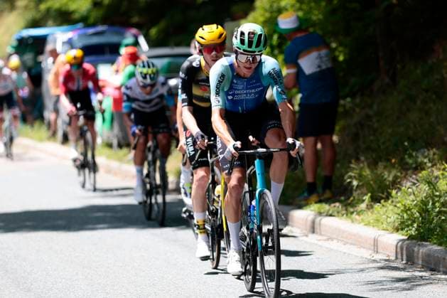 Tour de France 2025 Stage 18 COURCHEVEL COL DE LA LOZE, FRANCE - JULY 24 : Gall Felix (AUT) of Decathlon AG2R La Mondiale Team , Jorgenson Matteo (USA) of Team Visma Lease a Bike during stage 18 of the 112th edition of Tour de France an UCI World Tour 2.UWT cycling road race stage for Men Elite of 171 km with start in Vif and finish in Courchevel Col de la Loze on July 24, 2025 in Courchevel Col de la Loze, France, 24 07 2025 ( Motordriver Kenny Verfaillie - Courchevel Col de la Loze France  Copyright: xLucaxBettinix