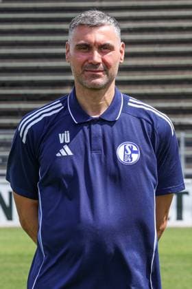 24 07 2025, Football, 2 Bundesliga, Season 2025 2026, FC Schalke 04, Goalkeeper coach Volkan Ünlü FC Schalke 04 Gelsenkirchen Parkstadion NRW Germany xRHR PHOTO TRx Copyright: TimxRehbein RHR-FOTOx RHR-FOTO TR