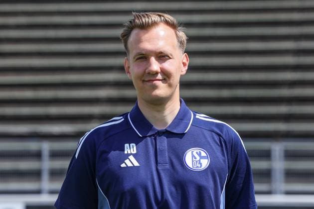 24 07 2025, Football, 2 Bundesliga, Season 2025 2026, FC Schalke 04, Co coach Adin Osmanbasic FC Schalke 04 Gelsenkirchen Parkstadion NRW Germany xRHR PHOTO TRx Copyright: TimxRehbein RHR-FOTOx RHR-FOTO TR