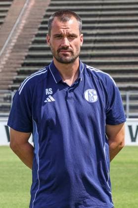 24 07 2025, Football, 2 Bundesliga, Season 2025 2026, FC Schalke 04, Athletic trainer Alexander Storck FC Schalke 04 Gelsenkirchen Parkstadion NRW Germany xRHR FOTO TRx Copyright: TimxRehbein RHR-FOTOx RHR-FOTO TR