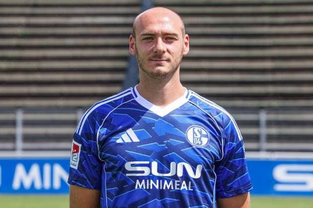24 07 2025, Football, 2 Bundesliga, Season 2025 2026, FC Schalke 04, Henning Matriciani FC Schalke 04 Gelsenkirchen Parkstadion NRW Germany xRHR FOTO TRx Copyright: TimxRehbein RHR-FOTOx RHR-FOTO TR
