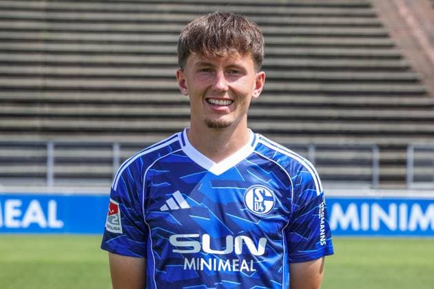 24 07 2025, Football, 2 Bundesliga, Season 2025 2026, FC Schalke 04, Max Grüger FC Schalke 04 Gelsenkirchen Parkstadion NRW Germany xRHR PHOTO TRx Copyright: TimxRehbein RHR-FOTOx RHR-FOTO TR
