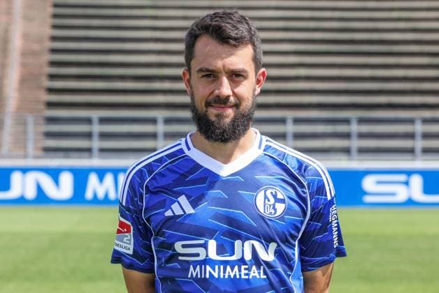 24 07 2025, Football, 2 Bundesliga, Season 2025 2026, FC Schalke 04, Amin Younes FC Schalke 04 Gelsenkirchen Parkstadion NRW Germany xRHR FOTO TRx Copyright: TimxRehbein RHR-FOTOx RHR-FOTO TR
