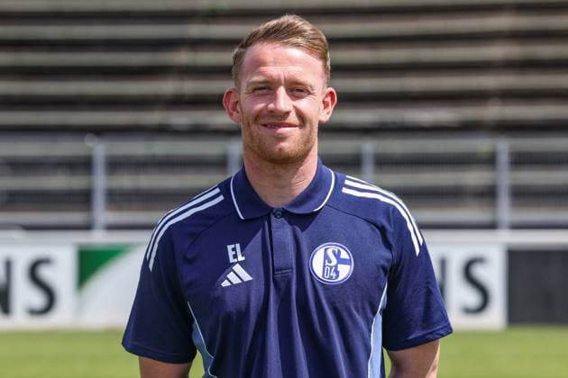 24 07 2025, Football, 2 Bundesliga, Season 2025 2026, FC Schalke 04, Co coach Eddie Lattimore FC Schalke 04 Gelsenkirchen Parkstadion NRW Germany xRHR PHOTO TRx Copyright: TimxRehbein RHR-FOTOx RHR-FOTO TR