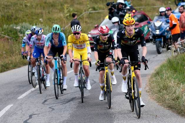 Tour de France 2025 Stage 18 COURCHEVEL COL DE LA LOZE, FRANCE - JULY 24 : Pogacar Tadej (SLO) of UAE Team Emirates, Vingegaard Jonas (DEN) of Team Visma Lease a Bike, Jorgenson Matteo (USA) of Team Visma Lease a Bike during stage 18 of the 112th edition of Tour de France an UCI World Tour 2.UWT cycling road race stage for Men Elite of 171 km with start in Vif and finish in Courchevel Col de la Loze on July 24, 2025 in Courchevel Col de la Loze, France, 24 07 2025 ( Motordriver Kenny Verfaillie - Courchevel Col de la Loze France  Copyright: xLucaxBettinix