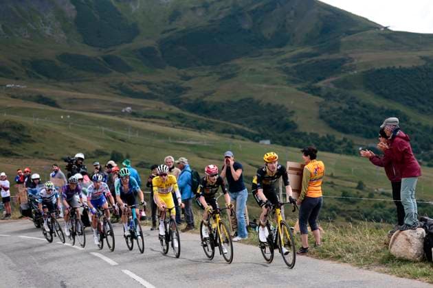 Tour de France 2025 Stage 18 COURCHEVEL COL DE LA LOZE, FRANCE - JULY 24 : Pogacar Tadej (SLO) of UAE Team Emirates, Vingegaard Jonas (DEN) of Team Visma Lease a Bike, Jorgenson Matteo (USA) of Team Visma Lease a Bike during stage 18 of the 112th edition of Tour de France an UCI World Tour 2.UWT cycling road race stage for Men Elite of 171 km with start in Vif and finish in Courchevel Col de la Loze on July 24, 2025 in Courchevel Col de la Loze, France, 24 07 2025 ( Motordriver Kenny Verfaillie - Courchevel Col de la Loze France  Copyright: xLucaxBettinix