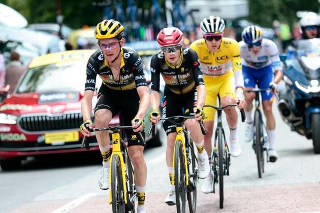 Tour de France 2025 Stage 18 COURCHEVEL COL DE LA LOZE, FRANCE - JULY 24 : Pogacar Tadej (SLO) of UAE Team Emirates, Vingegaard Jonas (DEN) of Team Visma Lease a Bike, Kuss Sepp (USA) of Team Visma Lease a Bike during stage 18 of the 112th edition of Tour de France an UCI World Tour 2.UWT cycling road race stage for Men Elite of 171 km with start in Vif and finish in Courchevel Col de la Loze on July 24, 2025 in Courchevel Col de la Loze, France, 24 07 2025 ( Motordriver Kenny Verfaillie - Courchevel Col de la Loze France  Copyright: xLucaxBettinix