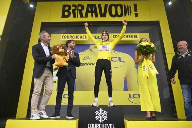 Tour de France 2025 Stage 18 COURCHEVEL COL DE LA LOZE, FRANCE - JULY 24 : Pogacar Tadej (SLO) of UAE Team Emirates pictured with the yellow jersey during the podium ceremony of stage 18 of the 112th edition of Tour de France an UCI World Tour 2.UWT cycling road race stage for Men Elite of 171 km with start in Vif and finish in Courchevel Col de la Loze on July 24, 2025 in Courchevel Col de la Loze, France, 24 07 2025 ( Motordriver Kenny Verfaillie - Courchevel Col de la Loze France  Copyright: xJanxDexMeuleneirx