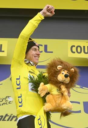 Tour de France 2025 Stage 18 COURCHEVEL COL DE LA LOZE, FRANCE - JULY 24 : Pogacar Tadej (SLO) of UAE Team Emirates pictured with the yellow jersey during the podium ceremony of stage 18 of the 112th edition of Tour de France an UCI World Tour 2.UWT cycling road race stage for Men Elite of 171 km with start in Vif and finish in Courchevel Col de la Loze on July 24, 2025 in Courchevel Col de la Loze, France, 24 07 2025 ( Motordriver Kenny Verfaillie - Courchevel Col de la Loze France  Copyright: xJanxDexMeuleneirx