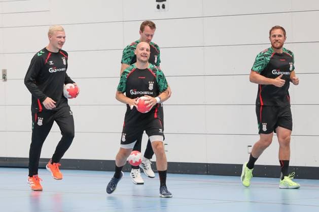 24 07 2025, xgox, Handball Daikin HBL SC Magdeburg training kick-off season 2025 26 emspor, v l Magnus Saugstrup Magdeburg, 23 , Daniel Pettersson Magdeburg, 11 , Felix Claar Magdeburg, 7 , Magnus Saugstrup Magdeburg, 23 Magdeburg