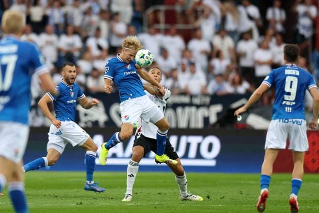 OSTRAWA 24.07.2025 PIERWSZY MECZ II RUNDA ELIMINACYJNA LIGA EUROPY SEZON 2025 26: BANIK OSTRAWA - LEGIA WARSZAWA --- UEFA EUROPA LEAGUE SECOND QUALIFYING ROUND FIRST MATCH: BANIK OSTRAVA - LEGIA WARSAW MATEJ SIN STEVE KAPUADI FOT. PIOTR KUCZA FOTOPYK NEWSPIX.PL --- newspix.pl 