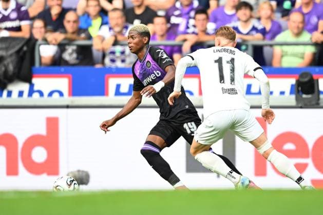 RSC Anderlecht v BK Hacken - UEFA Europa League round 2 qualifier ANDERLECHT, BELGIUM - JULY 24 : Angulo Nilson midfielder of RSC Anderlecht in action during the UEFA Europa League 2025 26 Round 2 match between RSC Anderlecht and BK Hacken on July 24, 2025 in Anderlecht, Belgium, 24 07 2025 Anderlecht Belgium  Copyright: xTomasxSiskx