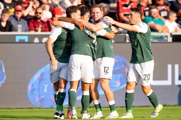 UEFA Europa League second qualifying round Midtjylland vs Hibernian Hibernian players celebrates after scoring in the UEFA Europa League qualifying match between MC Midtjylland and Hibernian at MCH Arena in Herning on Thursday, July 24, 2025 , Herning Denmark Mors  Copyright: BoxAmrstrupx xRitzauxScanpix BoxAmstrupx spdk20250724-203535-L