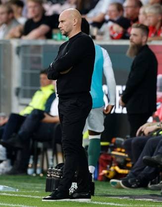 Hibernian manager David Gray on the touchline Midtjylland v Hibernian, UEFA Europa League, 2nd Qualifying Round, First Leg, Football, MCH Arena, Herning, Denmark - 24 Jul 2025Herning MCH Arena Denmark EDITORIAL USE ONLY No use with unauthorised audio, video, data, fixture lists, club league logos or live services. Online in-match use limited to 120 images, no video emulation. No use in betting, games or single club league player publications. Copyright: xJohnnyxPedersen Shutterstockx 15410838ag