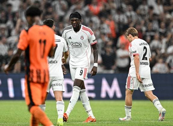 Besiktas v Shakhtar Donetsk - UEFA Europa League ISTANBUL, TURKIYE - JULY 24: Besiktas player Tammy Abraham (9) celebrates after scoring a goal during the UEFA Europa League second qualifying round first leg match against Shakhtar Donetsk at Tupras Stadium in Istanbul, Turkiye, on July 24, 2025. Ali Atmaca Anadolu Istanbul Turkey. Editorial use only. Please get in touch for any other usage.  Copyright: x2025xAnadoluxAlixAtmacax