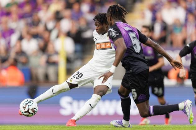 250724 Severin Nioule of Häcken and Moussa Ndiaye of Anderlecht during the UEFA Europa League second qualifying round match between Anderlecht and Häcken on July 24, 2025 in Brussels Photo Michael Erichsen BILDBYRAN COP 89 MI0855 fotboll football soccer fotball uefa europa league europa league kval qualifying round qualification anderlecht häcken bbeng  Copyright: MICHAELxERICHSEN BB250724MI050