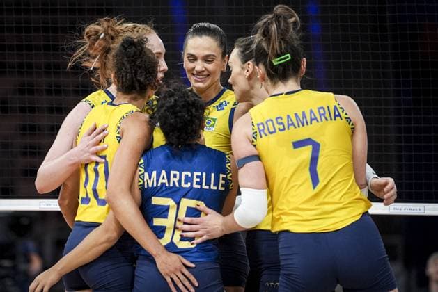 Brazil v Germany - FIVB Volleyball Nations League (VNL) LODZ, POLAND - JULY 24: Brazil’s players celebrate during the FIVB Volleyball Nations League (VNL) quarter-final match between Brazil and Germany at Atlas Arena in Lodz, Poland, on July 24, 2025. Beyza Comert Anadolu Lodz Poland. Editorial use only. Please get in touch for any other usage.  Copyright: x2025xAnadoluxBeyzaxComertx