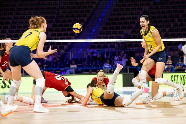 FIVB Women?s Nations League - Brasil vs Germany Julia Isabelle Bergmann, Anastasia Cekulaev, Roberta Silva Ratzke, Anna Pogany, Diana Duarte Alecrim during the FIVB Women?s Nations League Finals match between Brasil and Germany in Lodz, Poland on July 24, 2025. Lodz Poland  Copyright: xFotoxOlimpikx originalFilename:jastrzebowski-fivbwome250724_npBHM.jpg