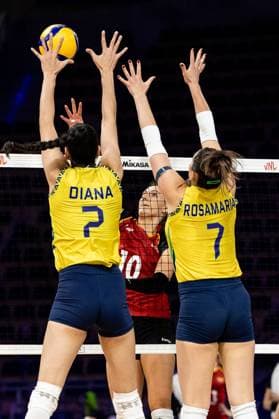 FIVB Women?s Nations League - Brasil vs Germany Diana Duarte Alecrim, Lena Stigrot, Rosamaria Montibeller during the FIVB Women?s Nations League Finals match between Brasil and Germany in Lodz, Poland on July 24, 2025. Lodz Poland  Copyright: xFotoxOlimpikx originalFilename:jastrzebowski-fivbwome250724_npdmD.jpg