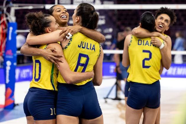 FIVB Women?s Nations League - Brasil vs Germany Team Brasil celebration during the FIVB Women?s Nations League Finals match between Brasil and Germany in Lodz, Poland on July 24, 2025. Lodz Poland  Copyright: xFotoxOlimpikx originalFilename:jastrzebowski-fivbwome250724_npgwZ.jpg