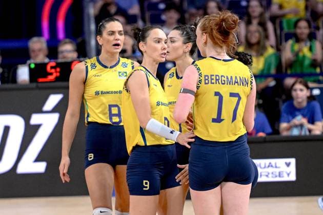 LODZ 24.07.2025 SIATKOWKA KOBIET LIGA NARODOW 2025 - MECZ CWIERCFINALOWY: BRAZYLIA - NIEMCY --- WOMENS VOLLEYBALL NATIONS LEAGUE 2025 FINALS - QUARTERFINAL MATCH IN LODZ: BRAZIL - GERMANY N Z JULIA GAMBATTO KUDIESS ROBERTA SILVA RATZKE JULIA ISABELLE BERGMANN FOT. PAWEL PIOTROWSKI 400MM.PL NEWSPIX.PL --- newspix.pl 