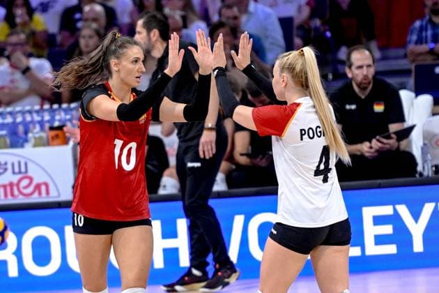 LODZ 24.07.2025 SIATKOWKA KOBIET LIGA NARODOW 2025 - MECZ CWIERCFINALOWY: BRAZYLIA - NIEMCY --- WOMENS VOLLEYBALL NATIONS LEAGUE 2025 FINALS - QUARTERFINAL MATCH IN LODZ: BRAZIL - GERMANY N Z LENA STIGROT LORENA GIOVANA VIEZEL FOT. PAWEL PIOTROWSKI 400MM.PL NEWSPIX.PL --- newspix.pl 