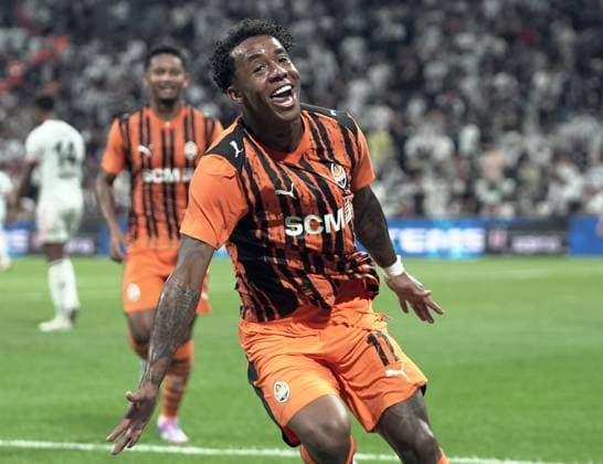 Besiktas v Shakhtar Donetsk - UEFA Europa League ISTANBUL, TURKIYE - JULY 24: Shakhtar Donetsk player Kevin (11) celebrates after scoring a goal during the UEFA Europa League second qualifying round first leg match against Besiktas at Tupras Stadium in Istanbul, Turkiye, on July 24, 2025. Esra Bilgin Anadolu Istanbul Turkey. Editorial use only. Please get in touch for any other usage.  Copyright: x2025xAnadoluxEsraxBilginx