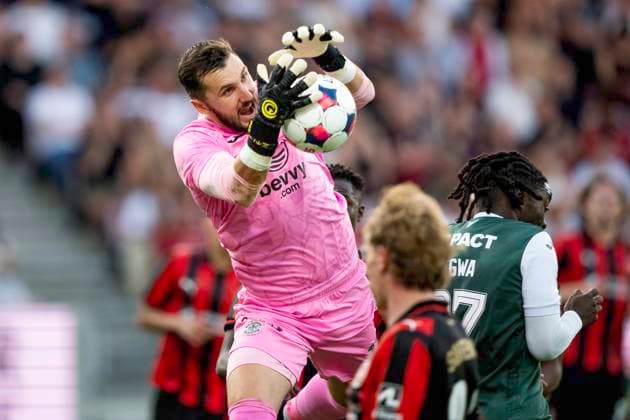Qualification for Europa League FC Midtjylland Hibernian Hibernian FC s goalkeeper Jordan Smith in action during the match between FC Midtjylland and Hibernian in a qualification match for the Europa League at MCH Arena in Herning on Thursday, July 24, 2025 Photo Bo Amstrup Ritzau Scanpix , Herning Denmark Mors  Copyright: BoxAmrstrupx xRitzauxScanpix BoxAmstrupx spdk20250724-215831-L