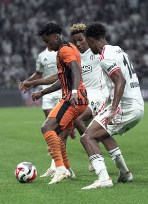 Besiktas v Shakhtar Donetsk - UEFA Europa League ISTANBUL, TURKIYE - JULY 24: Felix Uduokhai (14) of Besiktas in action against Kevin (C) of Shakhtar Donetsk during the UEFA Europa League second qualifying round first leg match against Shakhtar Donetsk at Tupras Stadium in Istanbul, Turkiye, on July 24, 2025. Esra Bilgin Anadolu Istanbul Turkey. Editorial use only. Please get in touch for any other usage.  Copyright: x2025xAnadoluxEsraxBilginx