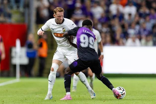 250724 Julius Lindberg of Häcken and Ibrahim Kanate of Anderlecht during the UEFA Europa League second qualifying round match between Anderlecht and Häcken on July 24, 2025 in Brussels Photo Michael Erichsen BILDBYRAN COP 89 MI0855 anderlecht bbeng europa league football fotball fotboll häcken kval qualification qualifying round soccer uefa europa league  Copyright: MICHAELxERICHSEN BB250724MI094