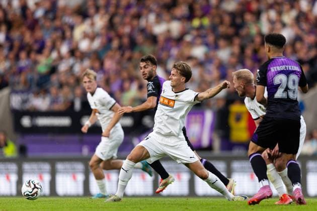 250724 Samuel Leach Holm of Häcken during the UEFA Europa League second qualifying round match between Anderlecht and Häcken on July 24, 2025 in Brussels Photo Michael Erichsen BILDBYRAN COP 89 MI0855 anderlecht bbeng europa league football fotball fotboll häcken kval qualification qualifying round soccer uefa europa league  Copyright: MICHAELxERICHSEN BB250724MI108