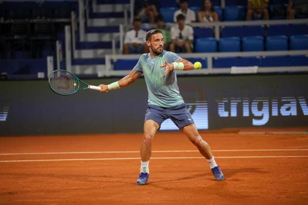 Umag, Croatia, 240725. 35th Plava Laguna Croatia Open Umag. Quarterfinal tennis match between Bosnian Damir Dzumhur and Frenchman Titouan Droguet. Photo: Goran Sebelic CROPIX Copyright: xxGoranxSebelicx dzumhur_droguet19-240725