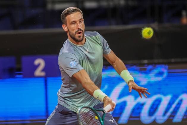 Umag, Croatia, 240725. 35th Plava Laguna Croatia Open Umag. Quarterfinal tennis match between Bosnian Damir Dzumhur and Frenchman Titouan Droguet. Photo: Goran Sebelic CROPIX Copyright: xxGoranxSebelicx dzumhur_droguet14-240725
