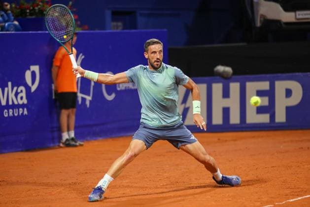 Umag, Croatia, 240725. 35th Plava Laguna Croatia Open Umag. Quarterfinal tennis match between Bosnian Damir Dzumhur and Frenchman Titouan Droguet. Photo: Goran Sebelic CROPIX Copyright: xxGoranxSebelicx dzumhur_droguet24-240725
