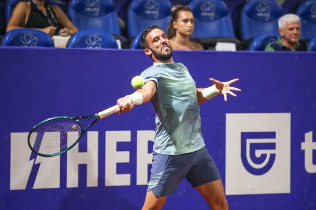 Umag, Croatia, 240725. 35th Plava Laguna Croatia Open Umag. Quarterfinal tennis match between Bosnian Damir Dzumhur and Frenchman Titouan Droguet. Photo: Goran Sebelic CROPIX Copyright: xxGoranxSebelicx dzumhur_droguet27-240725