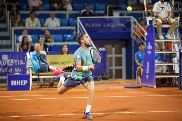 Umag, Croatia, 240725. 35th Plava Laguna Croatia Open Umag. Quarterfinal tennis match between Bosnian Damir Dzumhur and Frenchman Titouan Droguet. Photo: Goran Sebelic CROPIX Copyright: xxGoranxSebelicx dzumhur_droguet31-240725