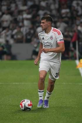 David Jurasek of Besiktas controls the ball during the UEFA Europa League 2025 26 Second Qualifying Round First Leg match between Besiktas and Shakhtar Donetsk at Tupras Stadium on July 24, 2025 in Istanbul, Turkey. Istanbul Tupras Stadium Turkey Copyright: xSeskimphotox Besiktas-Shakhtar240725 (15)