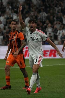 Gabriel Paulista of Besiktas reacts during the UEFA Europa League 2025 26 Second Qualifying Round First Leg match between Besiktas and Shakhtar Donetsk at Tupras Stadium on July 24, 2025 in Istanbul, Turkey. Istanbul Tupras Stadium Turkey Copyright: xSeskimphotox Besiktas-Shakhtar240725 (4)