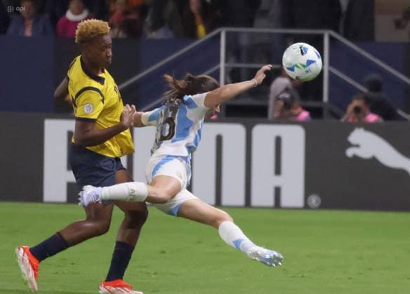 COPA AMERICA FEMENINA ECUADOR VS ARGENTINA July 24, 2025 Meeting between Ecuador VS Argentina for Copa America Femenina at the Banco Guayaquil stadium QUITO PICHINCHA ECUADOR Copyright: xHENRYxLAPOx