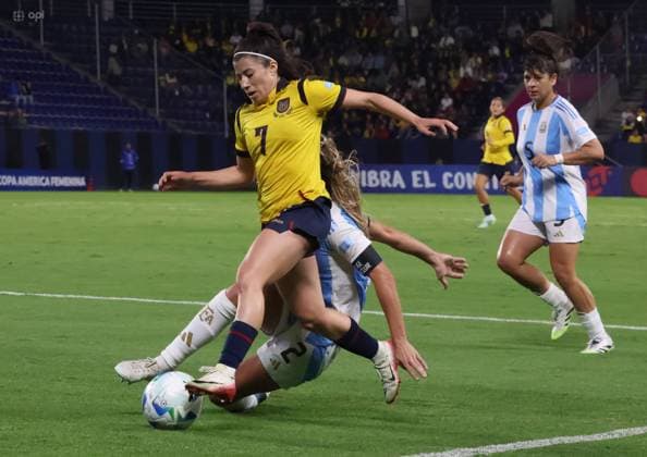 COPA AMERICA FEMENINA ECUADOR VS ARGENTINA July 24, 2025 Meeting between Ecuador VS Argentina for Copa America Femenina at the Banco Guayaquil stadium QUITO PICHINCHA ECUADOR Copyright: xHENRYxLAPOx