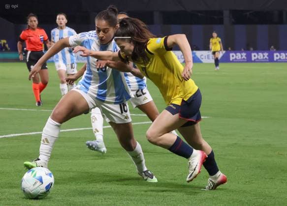 COPA AMERICA FEMENINA ECUADOR VS ARGENTINA July 24, 2025 Meeting between Ecuador VS Argentina for Copa America Femenina at the Banco Guayaquil stadium QUITO PICHINCHA ECUADOR Copyright: xHENRYxLAPOx