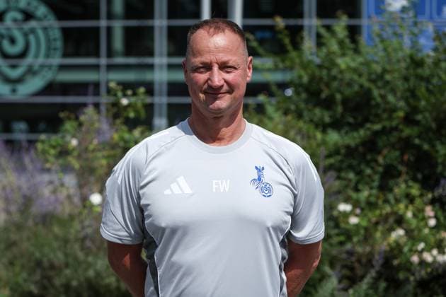 sports, football, 3 league season 2025 2026 team and portrait photo appointment MSV Duisburg 24 07 2025, schauinsland reisen arena Frank WiÅniewski bus driver, MSV Duisburg Duisburg schauinsland reisen arena Nordrhein Westfalen Germany